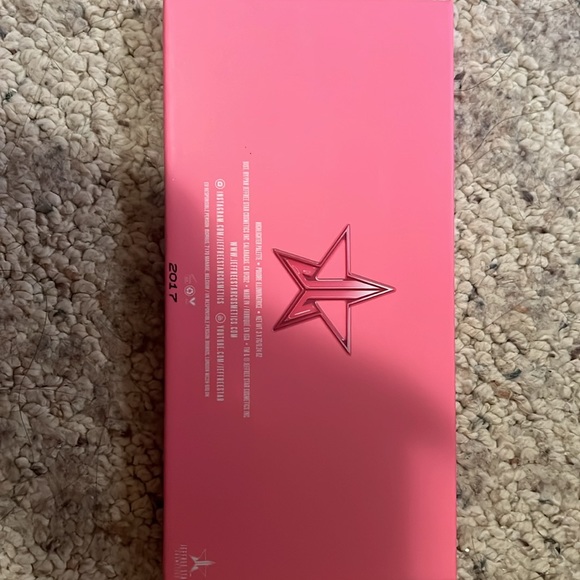 Jeffree Star Cosmetics Heartbreaker Limited Ed. Skin Frost Highlighter Palette - Picture 2 of 3